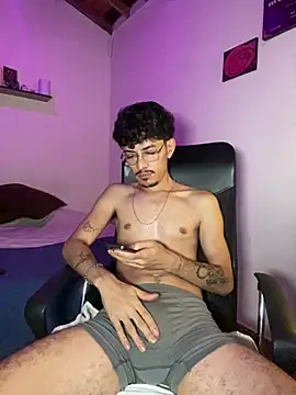 oreuk_dvn Live XXX chat