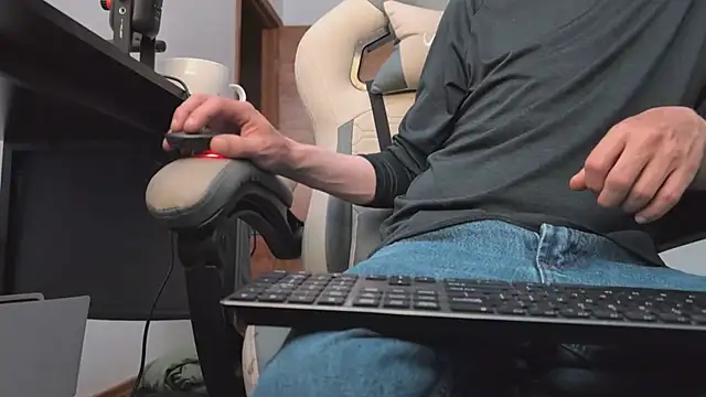 Opondestre00420 Live XXX-Chat