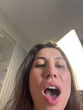 عرض كام Carolini09