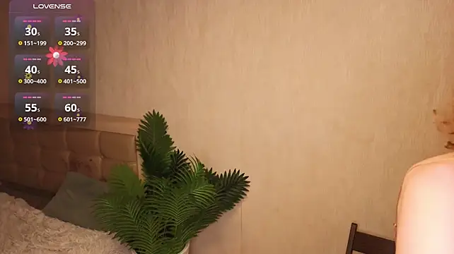 CowSaysMoon Live XXX-chat