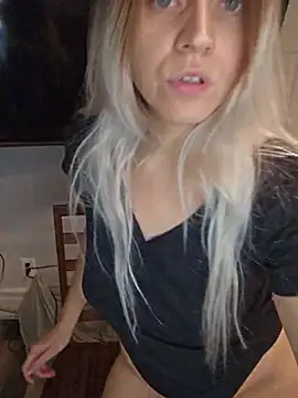 XXX chat uživo modela ScarletsWeb