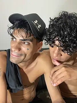 Chatroom XXX en direct de Limitless_boy
