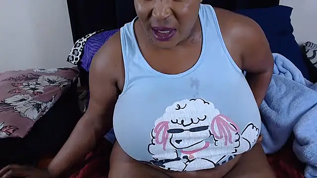 Chatroom XXX en direct de CurveyChocClitx55e