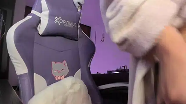 Chat XXX en directo de tellmemaddie