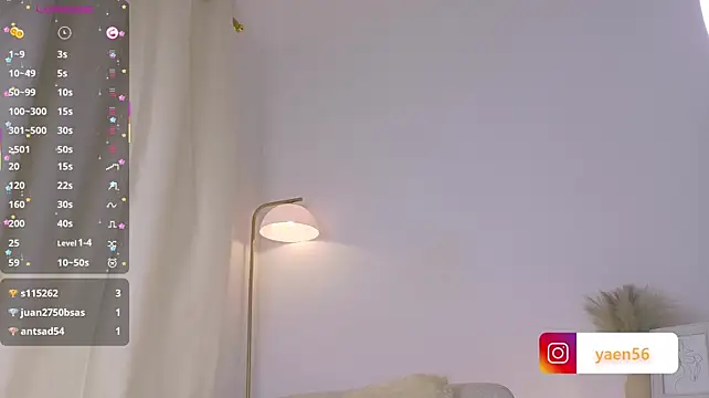 Czat XXX na żywo – Liah__19