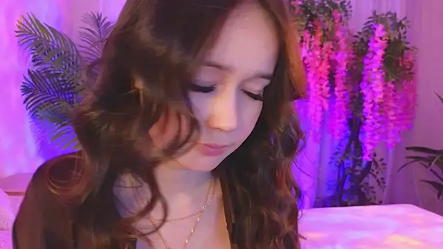 KaraParsons' Live XXX Chat