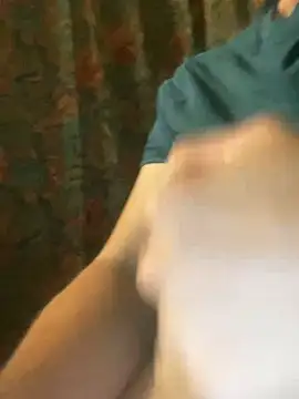 Hotguy3000のライブXXXチャット