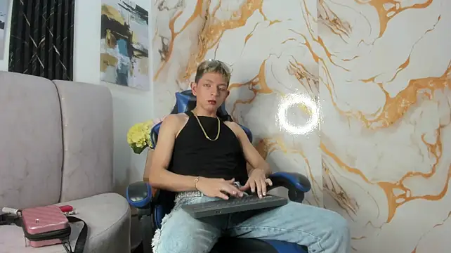 Chatroom XXX en direct de LITTLE_BABY2026