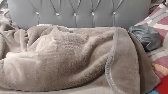GirlFromTheSouth_ - show asshol