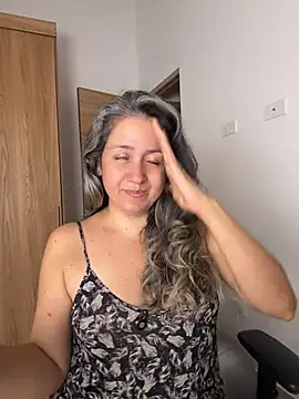 צ'אט XXX בשידור חי של AVRAKEHDABRA