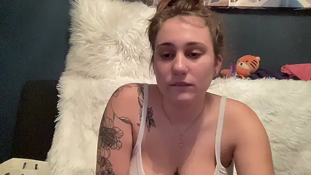 XXX chat uživo modela honeydoll20