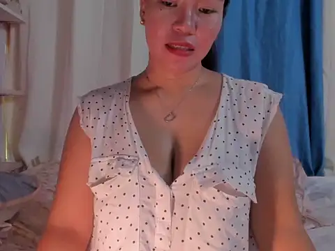 MyHumps25 élő XXX-chatje