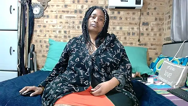 AFRICANBOOTYLICIOUS Live XXX-Chat