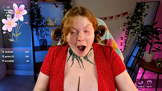 Cassie_xKiss - naked bouncing breasts