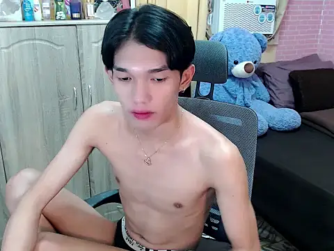 urasian_john18 – Naživo XXX chat