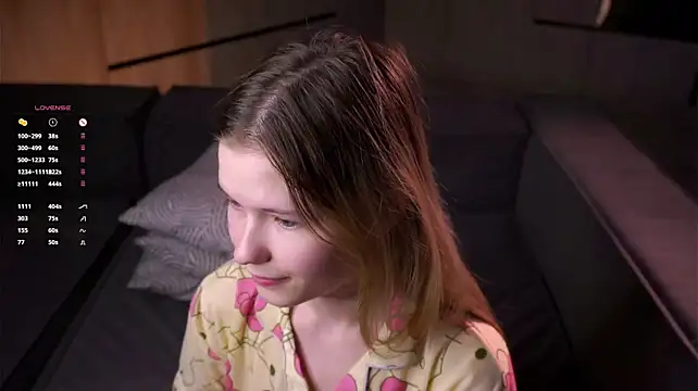LynHillaire Chat XXX live