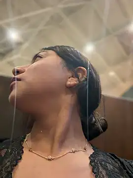دردشة CocoaGigiMuse الجنسية المباشرة