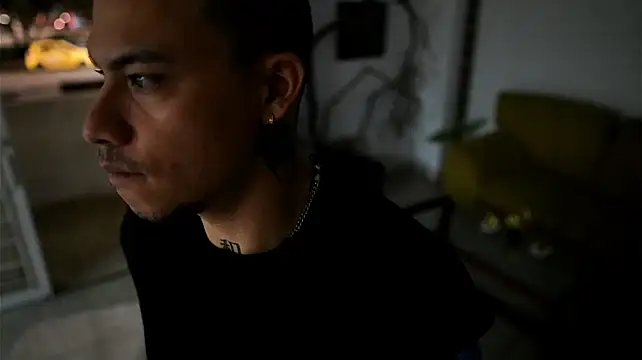Chat +18 de AlphaMasterXxx ao vivo
