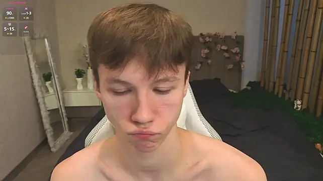 XXX chat uživo modela cuMte_boy