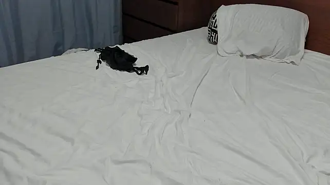 XXX chat uživo modela syma_mey