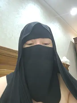 Bisan_sexy - محتاجة ادفع اجار البيت