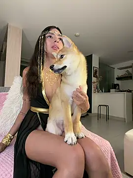 ZaraLuuv's Live XXX Chat