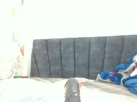 XXX chat uživo modela slim_sexy1