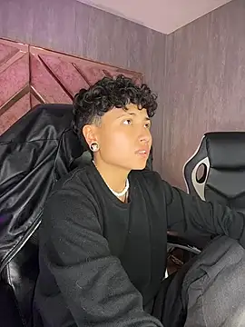 XXX chat uživo modela ian_mathias_