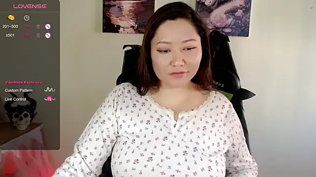 XXX chat uživo modela LisaAsianFlower