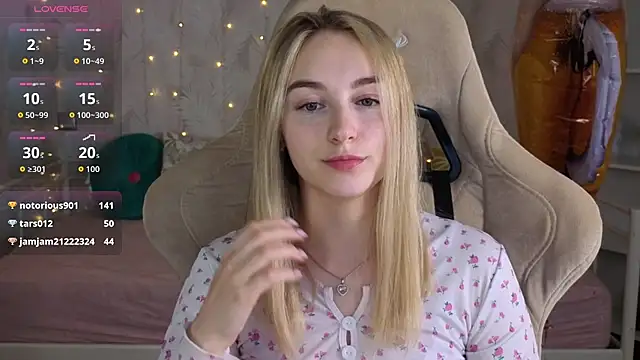 Shy_Polly live XXX chat