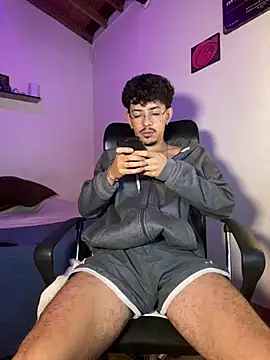 oreuk_dv Chat XXX in diretta