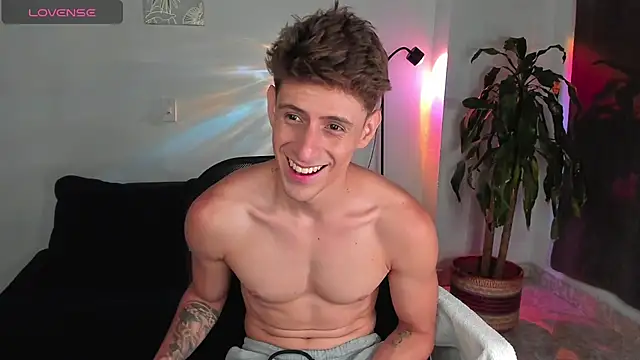 Jasper__jones Adlı Modelin Canlı XXX Sohbeti