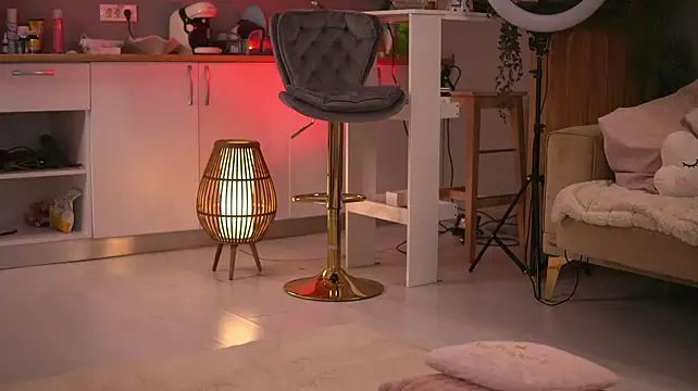 ButterflyLeah Adlı Modelin Canlı XXX Sohbeti