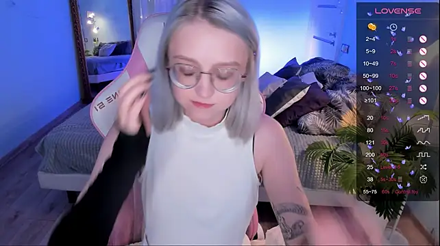 LunarGlow Chat XXX live
