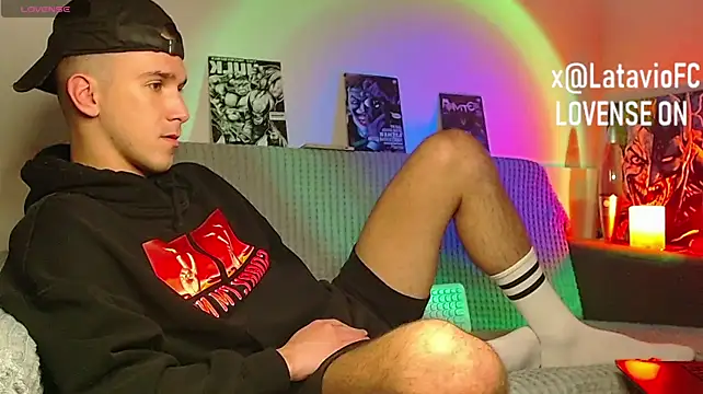 Chatroom XXX en direct de Midnighter_