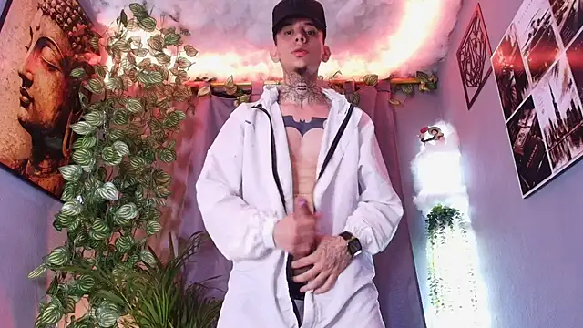TheBatMansion's Live XXX Chat