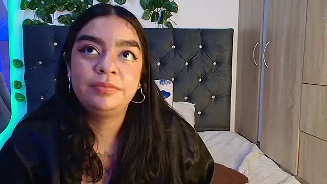 Lauravince - Help me reach goal the end of the month