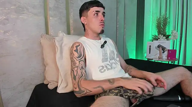 NikoStone_ élő XXX-chatje