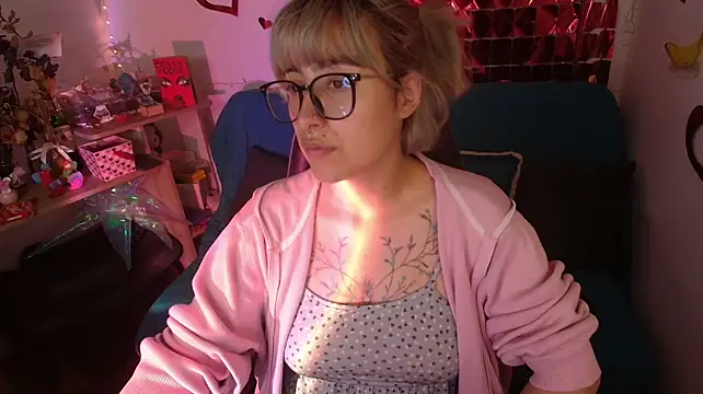 Miacatsito3 Adlı Modelin Canlı XXX Sohbeti