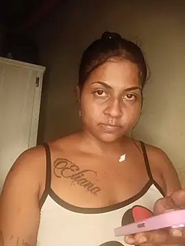 Giselabrunette25 élő XXX-chatje