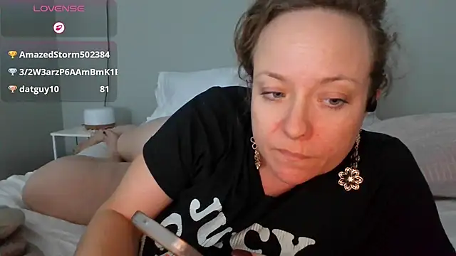 Julimonroe - Get topless and suck on my dildo 🔥