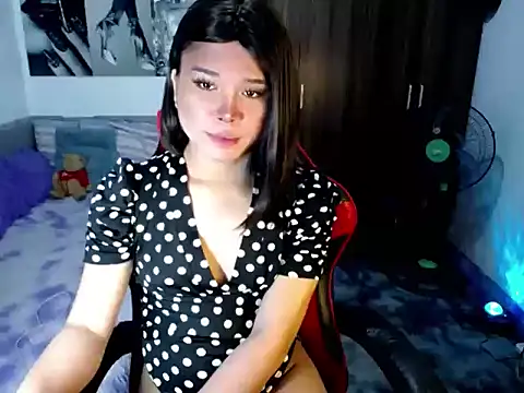 sofiathe1st Adlı Modelin Canlı XXX Sohbeti