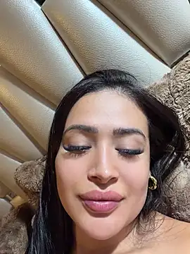 Sara_fun Adlı Modelin Canlı XXX Sohbeti