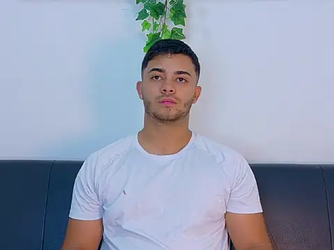 Chat +18 de TylerWest_ ao vivo