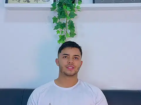 TylerWest_n Webbikameraesitys