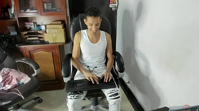 AlphaMarco's Live XXX Chat