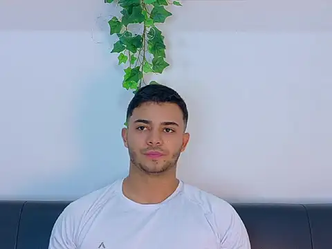 TylerWest_: απευθείας συνομιλία ΧΧΧ