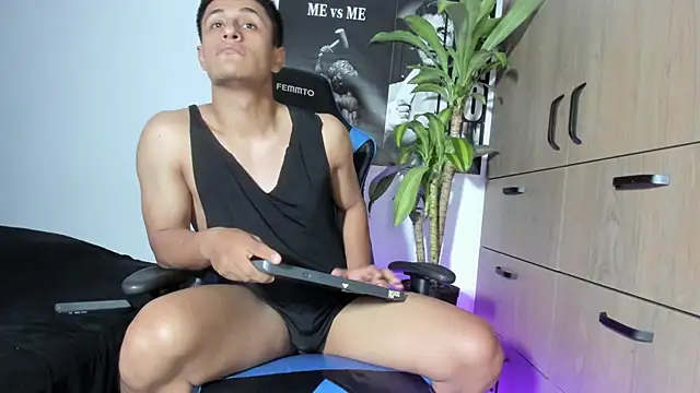 XXX chat uživo modela monroe__
