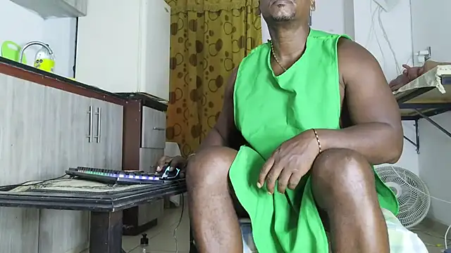 Manbigcocklatinn Live XXX chat