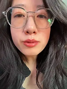 weiwei103 Adlı Modelin Canlı XXX Sohbeti
